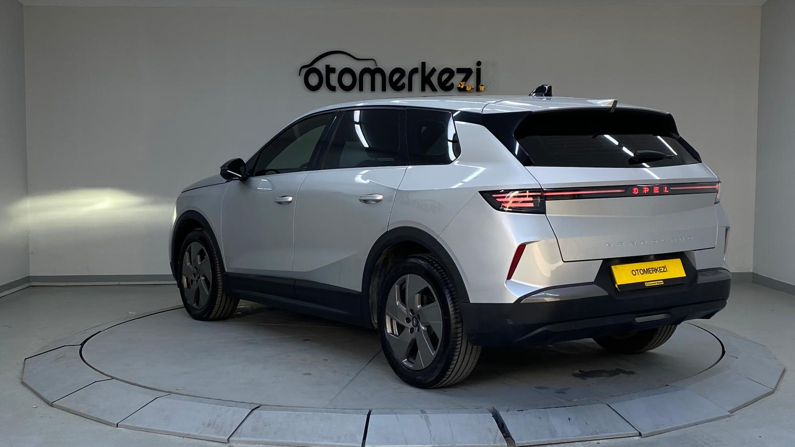 OPEL GRANDLAND 7